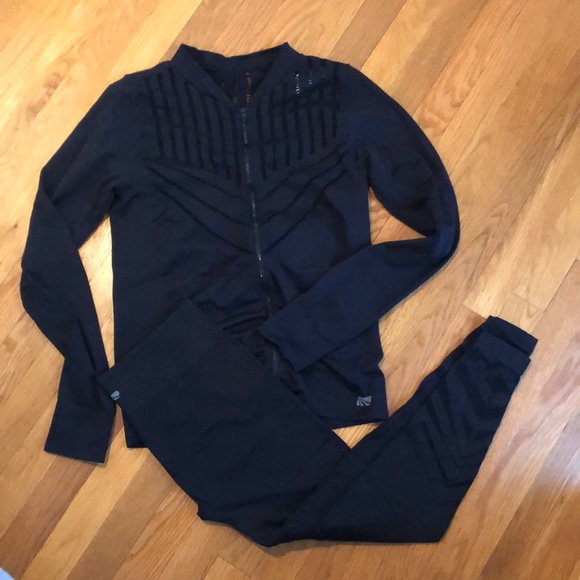 Woman’s Matching Set - Picture 1 of 5